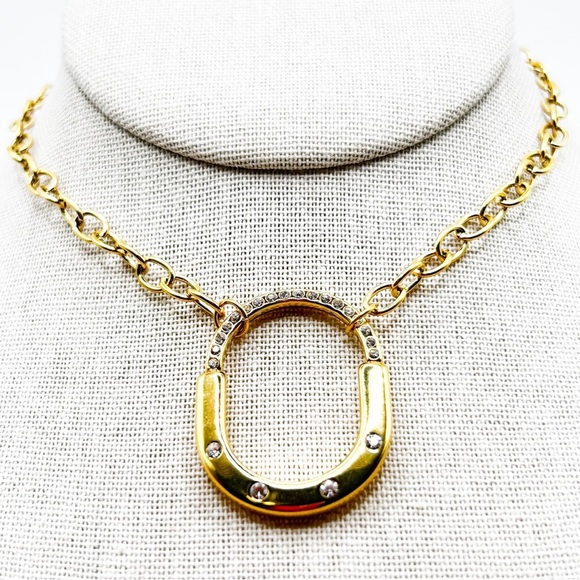 NWOT Beautiful 18 k gold plated stainless steel oval pendant necklace - Picture 3 of 11